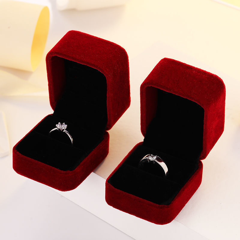 Body Jewelry Display - สแควร์สีแดงหมั้นกํามะหยี่ต่างหูแหวนกล่องสําหรับของขวัญวันวาเลนไทน์งานแต่งงานแหวนตู้โชว์เครื่องประดับบรรจุภัณฑ์ขายส่ง