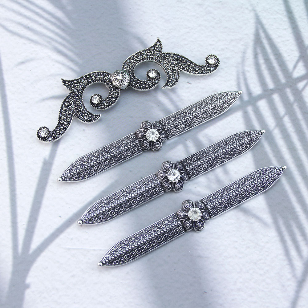 เกราะอกผู้หญิงแบบวินเทจจากคอเค - Body Jewelry Chest บทวิจารณ์และราคา