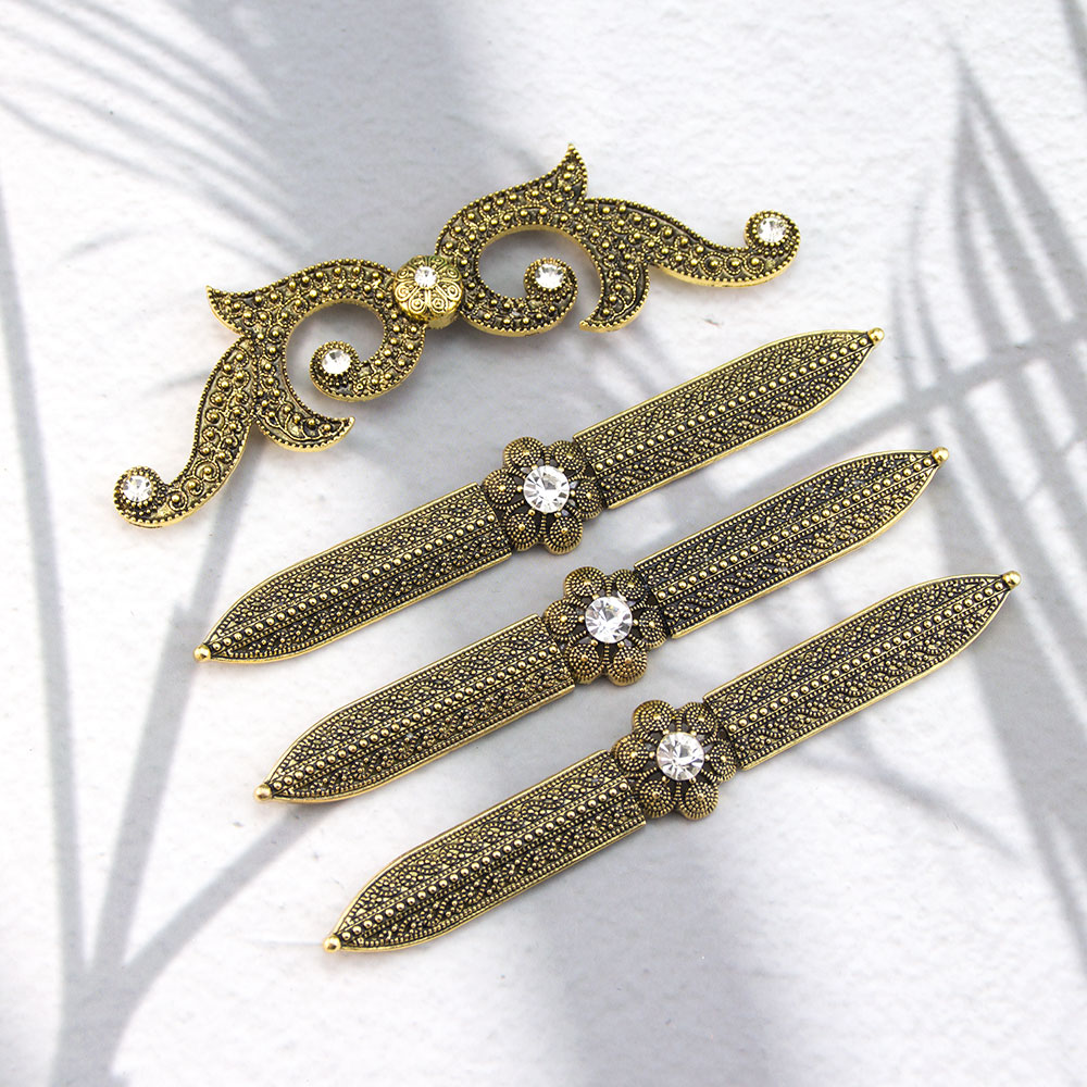 เกราะอกผู้หญิงแบบวินเทจจากคอเค - Body Jewelry Chest บทวิจารณ์และราคา
