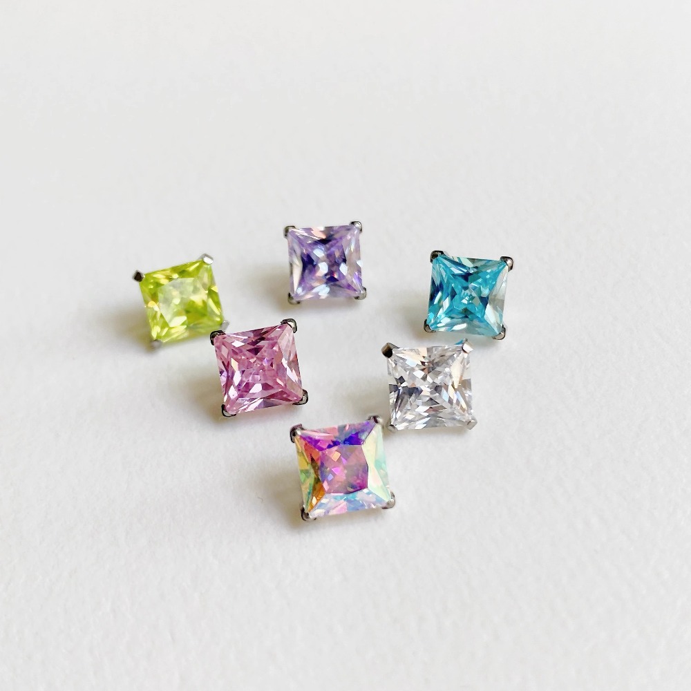 แหวนเจาะริมฝีปากไทเทเนียม ASTM - Body Jewelry Lip Ring บทวิจารณ์และราคา