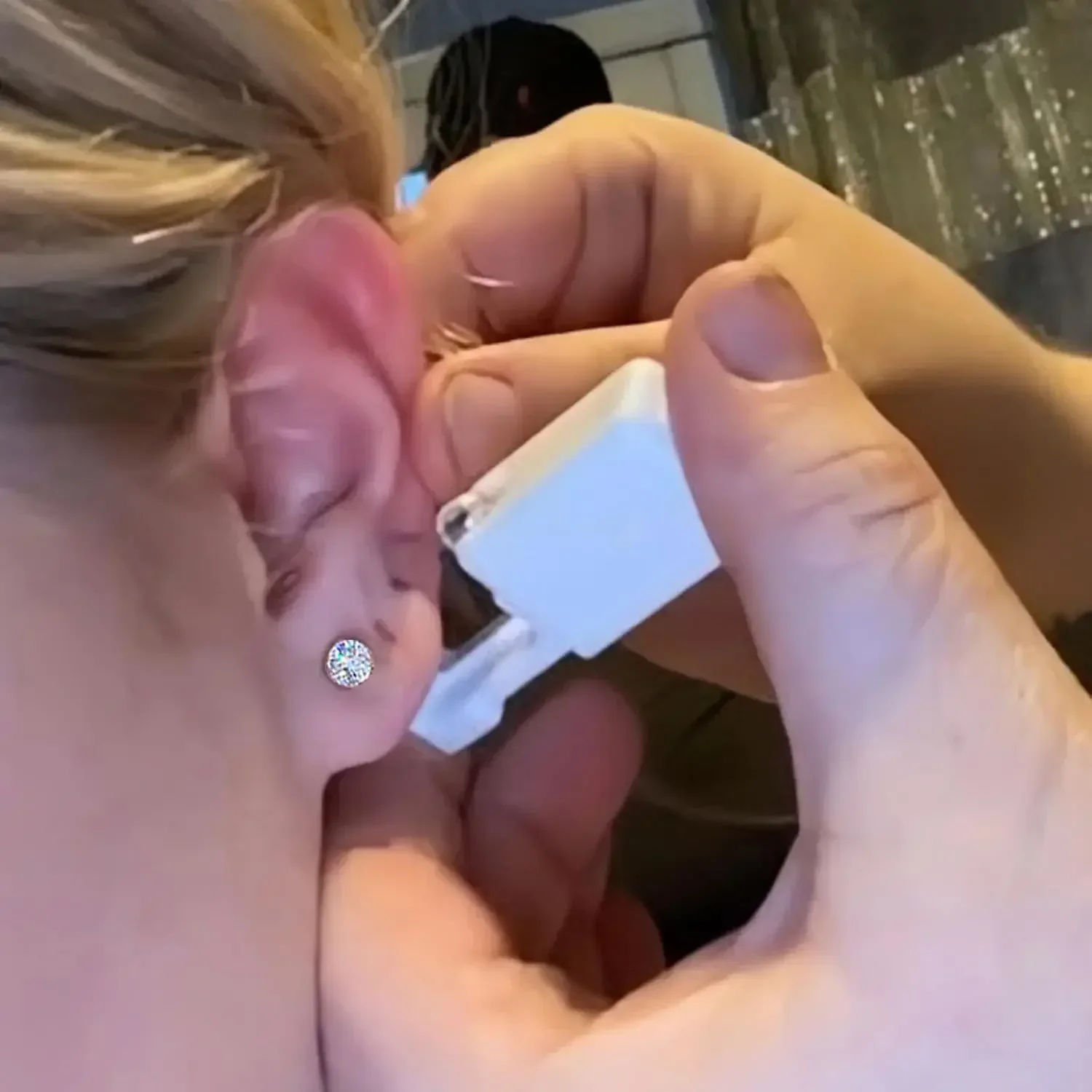 ปืนเจาะหูปลอดภัยสีขาว ไม่มีการ - Body Jewelry Factory บทวิจารณ์และราคา